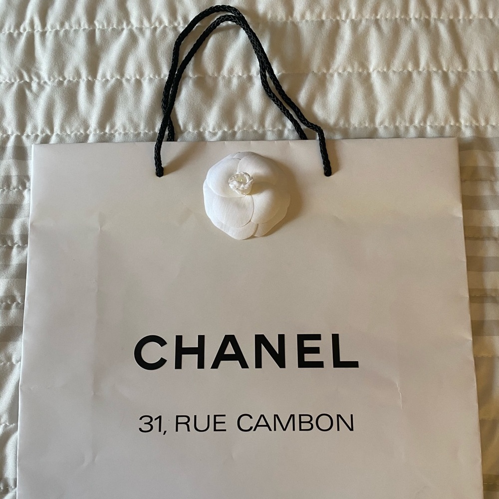 Chanel Shopping Bag: Original Chanel Store Paris